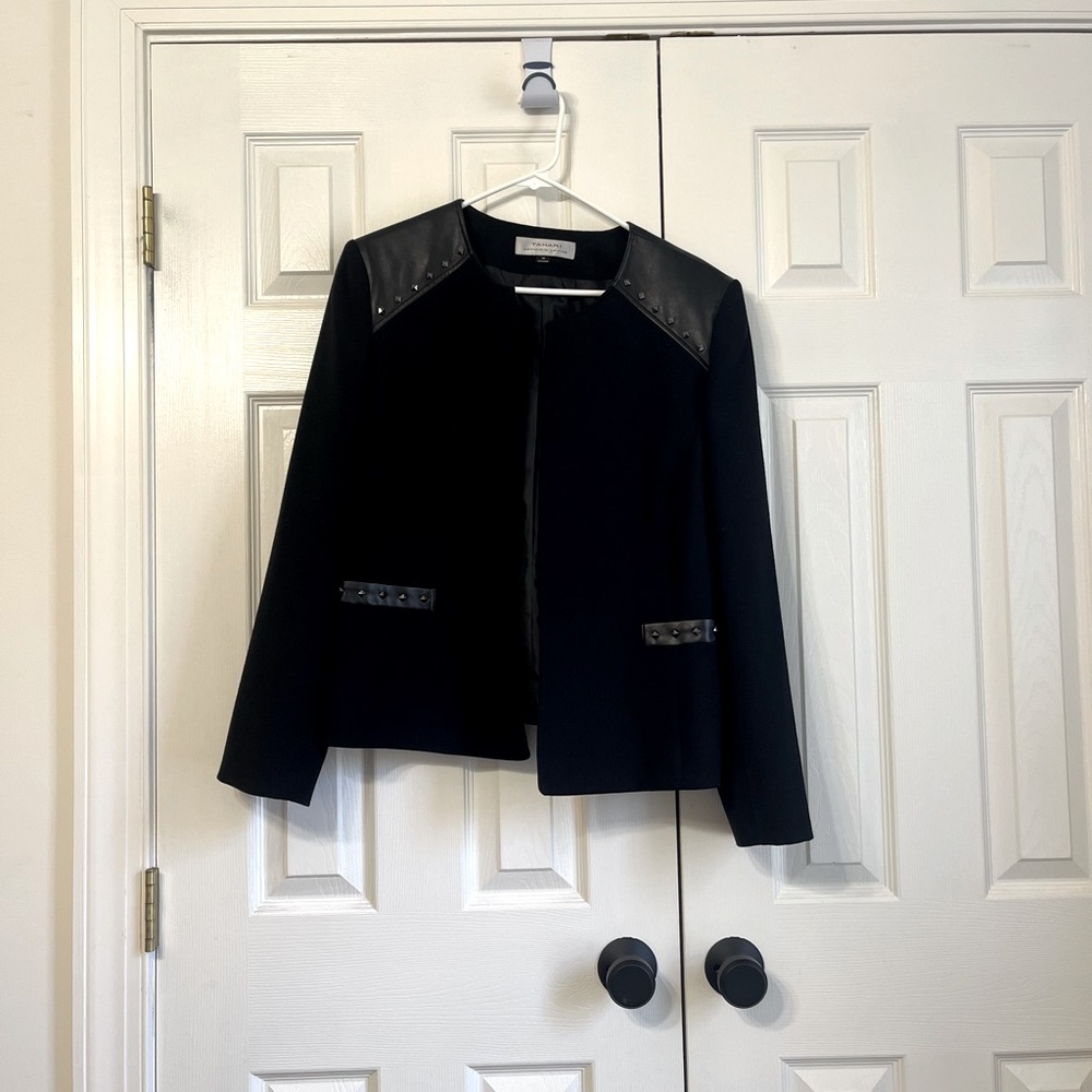 Tahari Stud Accent Blazer. Súper Sharp!